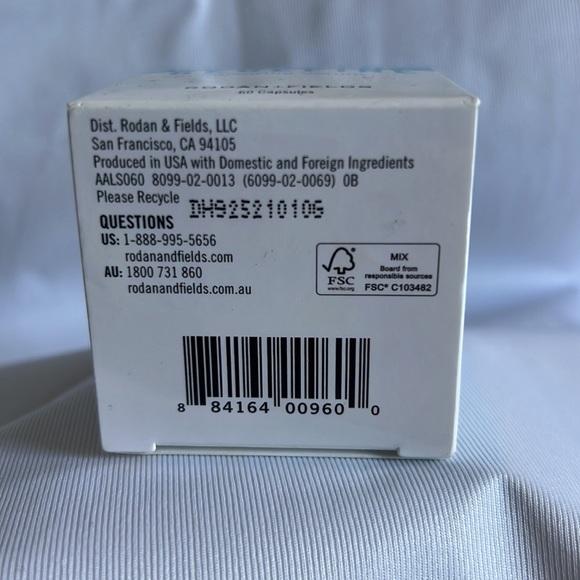 Rodan and fields redefine lip renewing serum - Picture 2 of 3